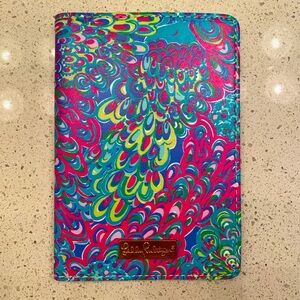 NWOT brand new Lilly Pulitzer passport cover, peacock and gold